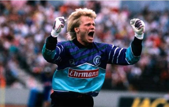 他坚持通过 他坚持通过